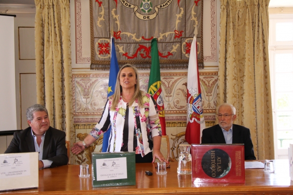 Not&iacute;cia O Ribatejo: Projeto &ldquo;Escola com Livros&rdquo; &ndash; Empres&aacute;rios apoiam Bibliotecas Escolares de Santar&eacute;m